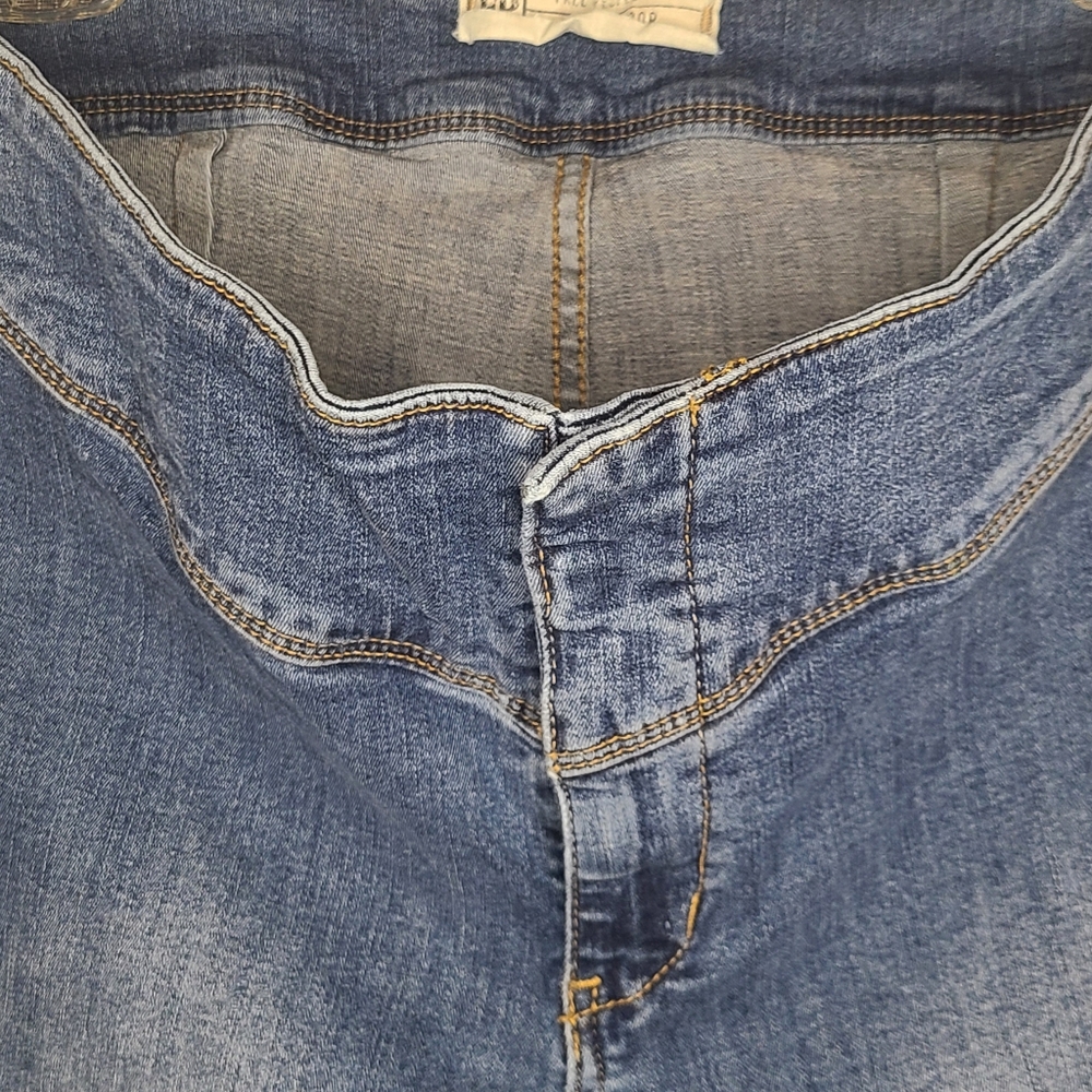Free People Bell Bottom Jeans, Size 30R - Picture 4 of 14